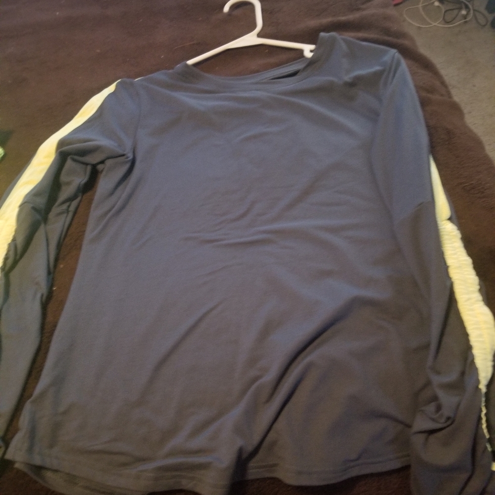 Medium shirts and long sleeved